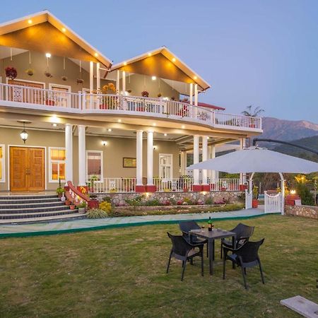 Stayvista At Silveroaks Cottage デヘラードゥーン エクステリア 写真