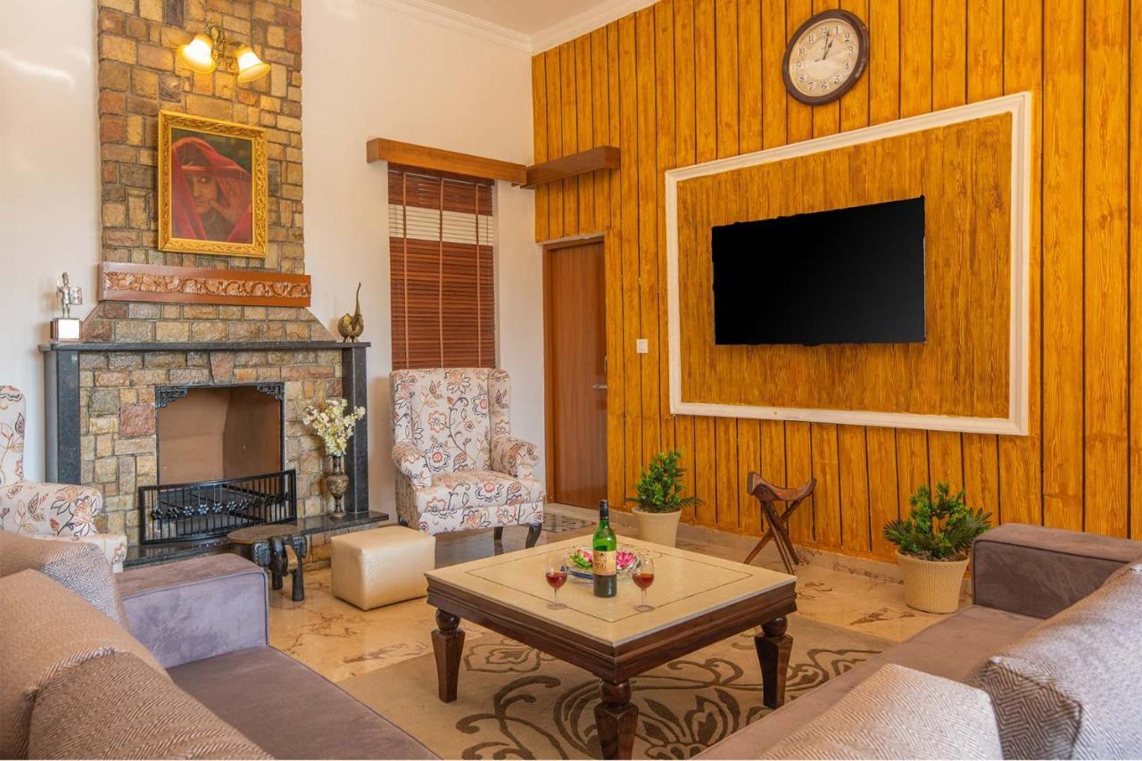 Stayvista At Silveroaks Cottage デヘラードゥーン エクステリア 写真