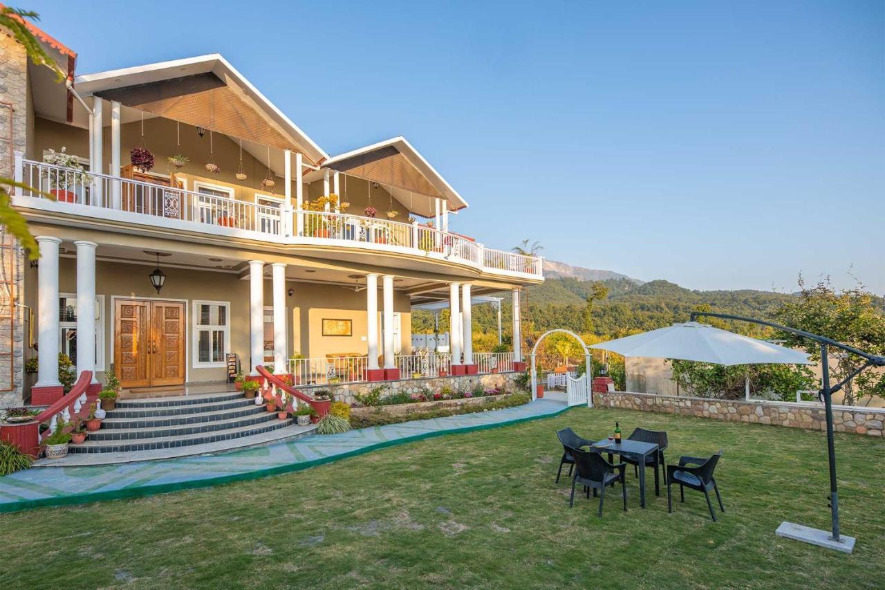 Stayvista At Silveroaks Cottage デヘラードゥーン エクステリア 写真