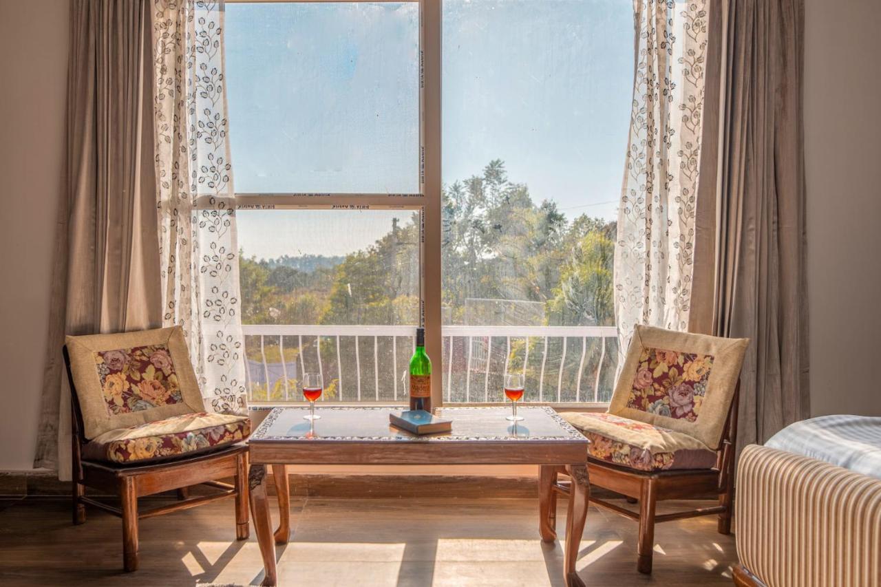Stayvista At Silveroaks Cottage デヘラードゥーン エクステリア 写真