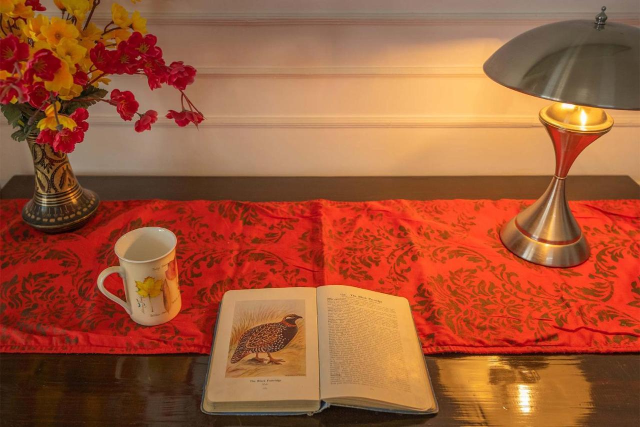 Stayvista At Silveroaks Cottage デヘラードゥーン エクステリア 写真