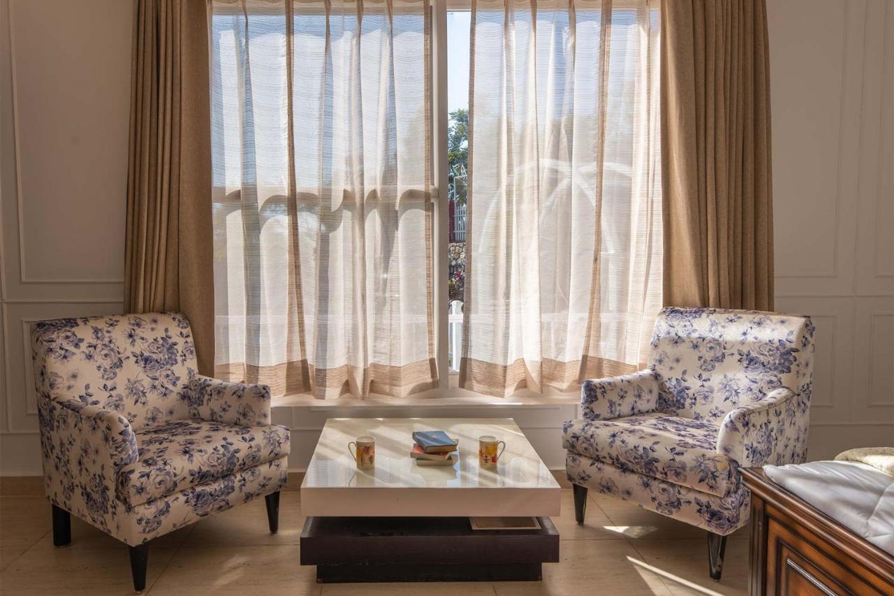 Stayvista At Silveroaks Cottage デヘラードゥーン エクステリア 写真