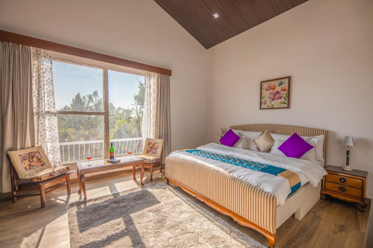 Stayvista At Silveroaks Cottage デヘラードゥーン エクステリア 写真